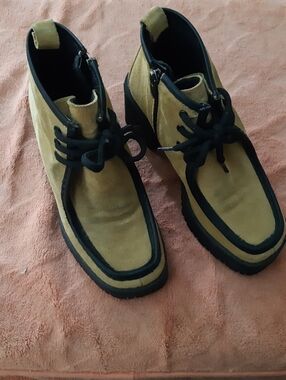 Tan Suede Lace-Up Chukka Boots with Black Trim Winter Lining